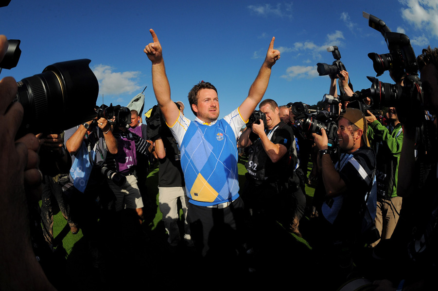 Graeme McDowell celebrates the European victory on the 18th green, 2010 Ryder Cup, Celtic Manor Resort, Newport